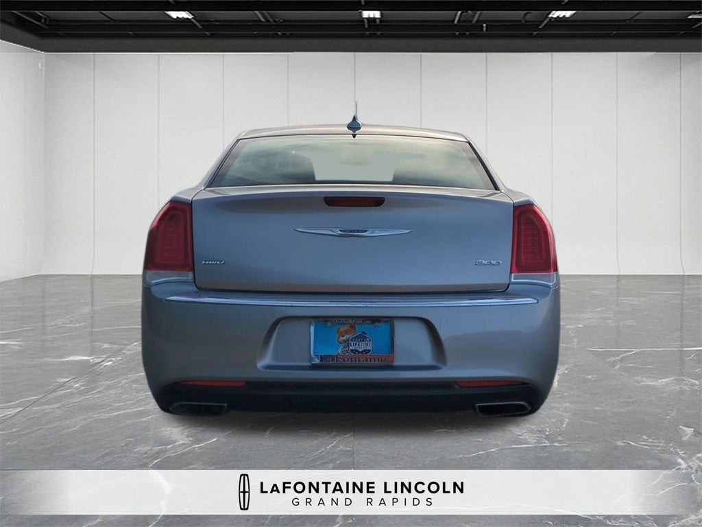 2018 Chrysler 300 Touring