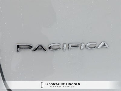 2025 Chrysler Pacifica Hybrid Select