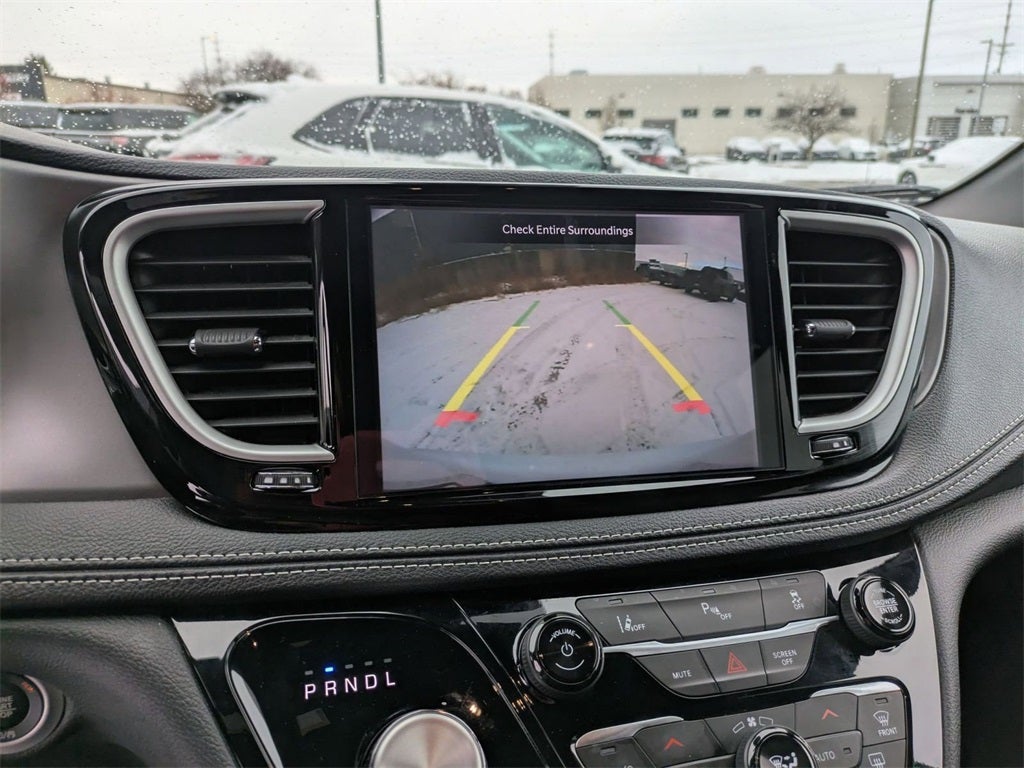 2025 Chrysler Pacifica Hybrid Select