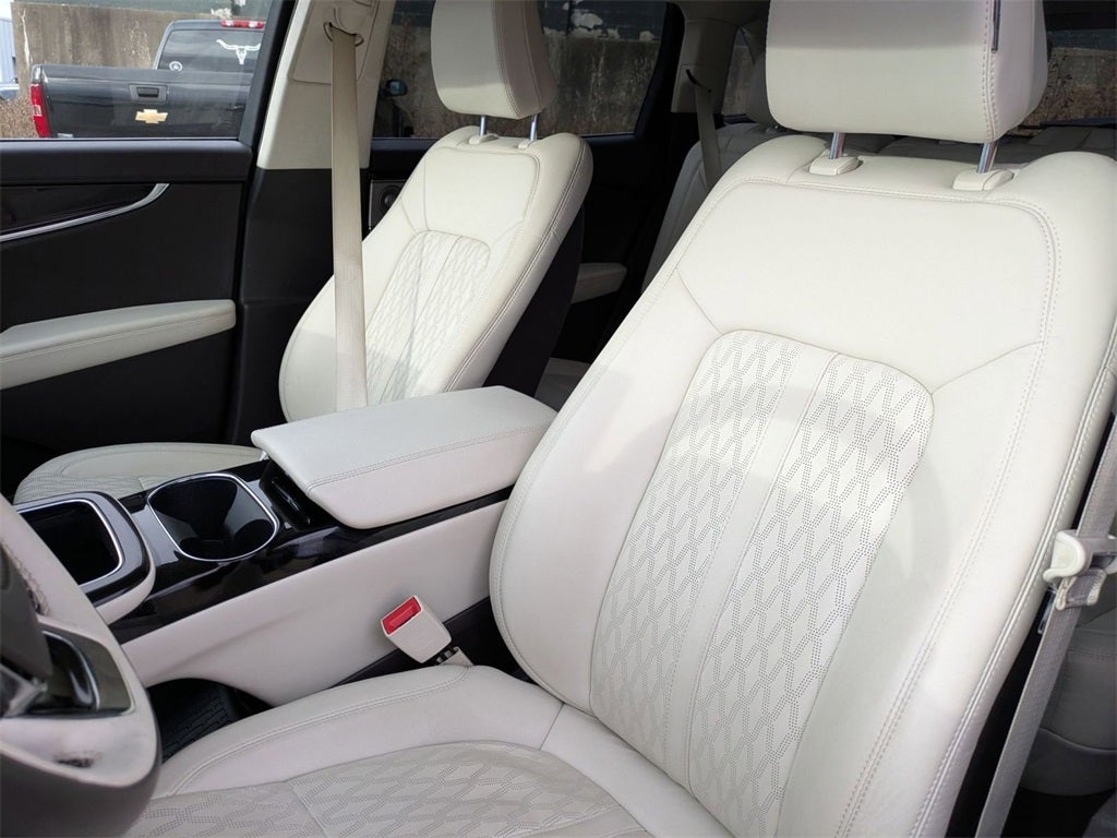 2022 Lincoln Nautilus Black Label