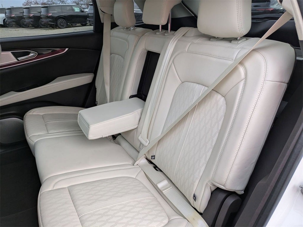 2022 Lincoln Nautilus Black Label