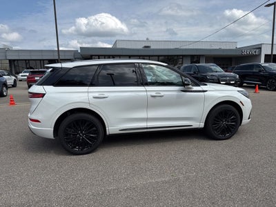 2024 Lincoln Corsair Premiere