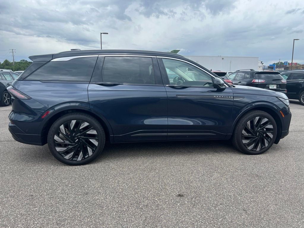 2024 Lincoln Nautilus Black Label