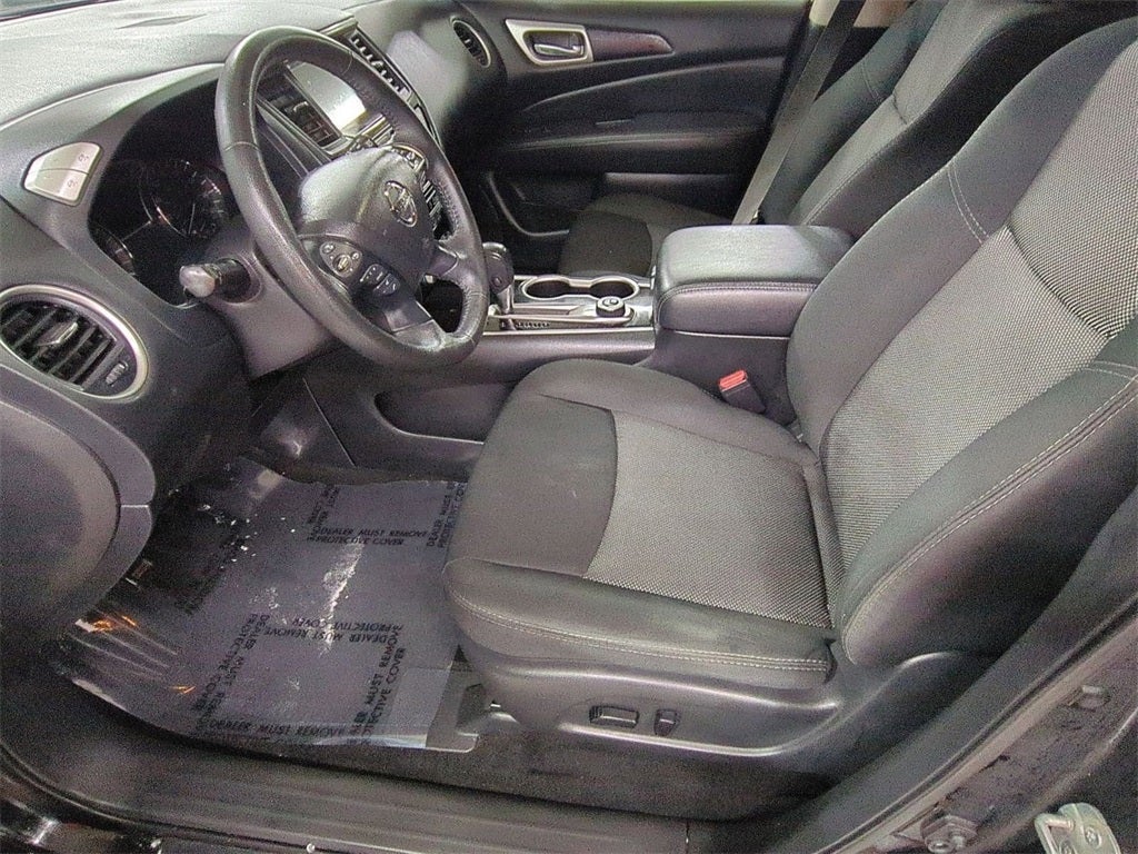 2020 Nissan Pathfinder SV