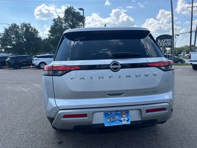 2025 Nissan Pathfinder SL