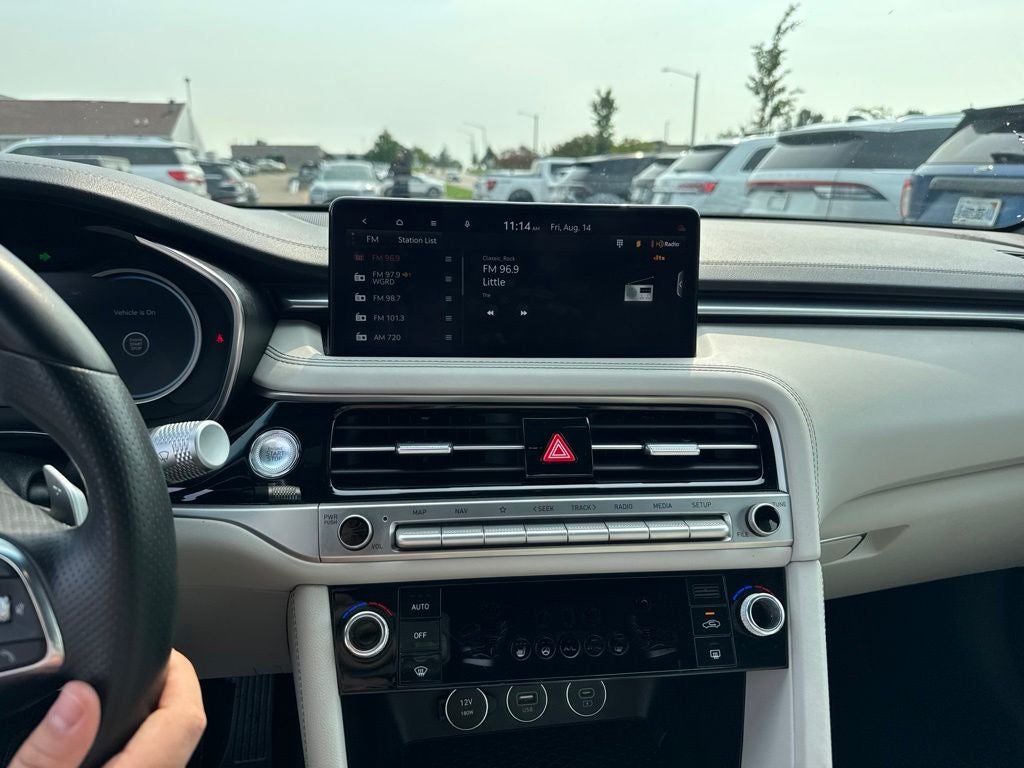 2024 Genesis G70 2.5T
