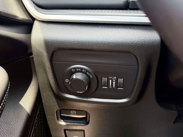 2025 Jeep Grand Cherokee L Laredo X 4x4
