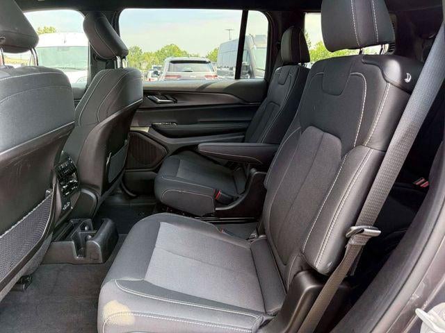 2025 Jeep Grand Cherokee L Laredo X 4x4