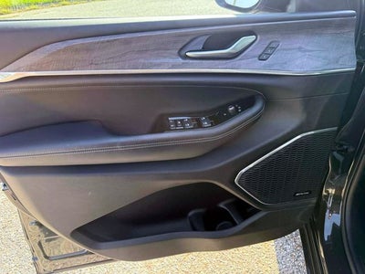 2023 Jeep Grand Cherokee L Overland 4x4