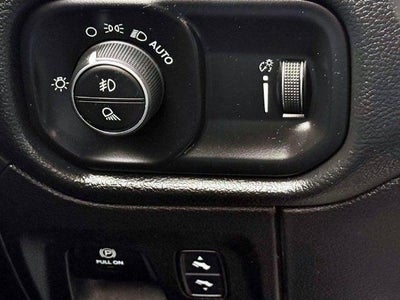 2020 RAM 1500 Big Horn Crew Cab 4x4 5'7' Box