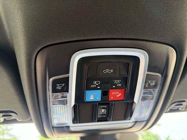 2025 RAM 1500 Laramie Crew Cab 4x4 5'7' Box