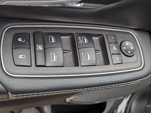 2024 RAM 1500 Laramie Crew Cab 4x4 5'7' Box