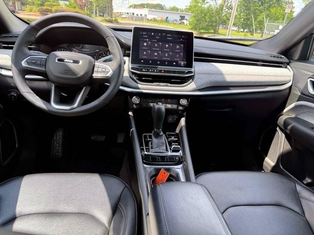 2024 Jeep Compass Latitude Lux FWD