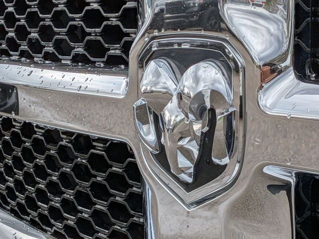 2018 RAM 2500 Tradesman Crew Cab 4x4 6'4' Box
