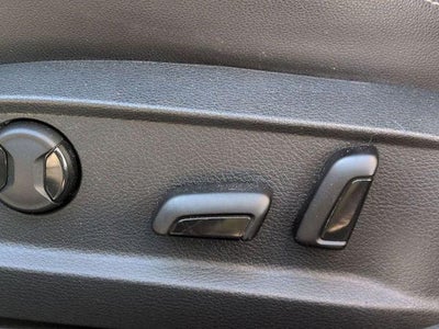 2017 Volkswagen Golf R 4-Door w/DCC & Navigation