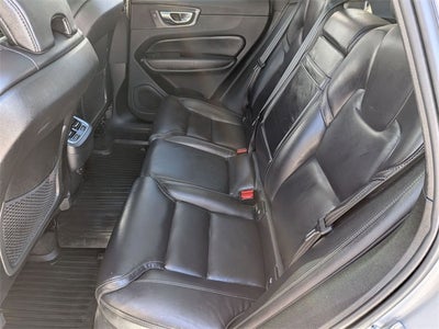 2022 Volvo XC60 B5 Inscription