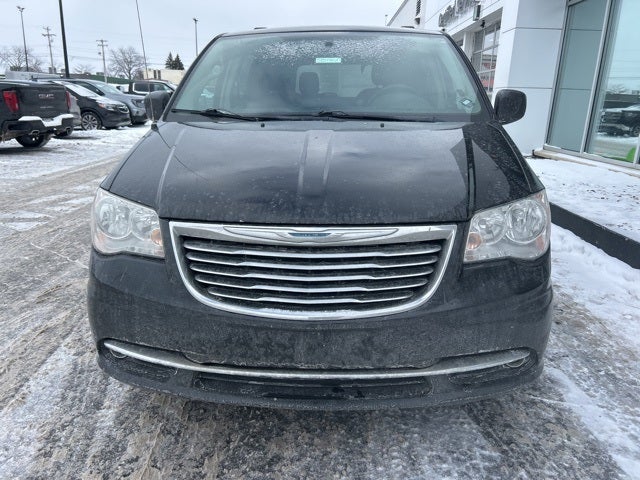 2016 Chrysler Town & Country Touring