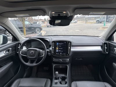 2021 Volvo XC40 Momentum