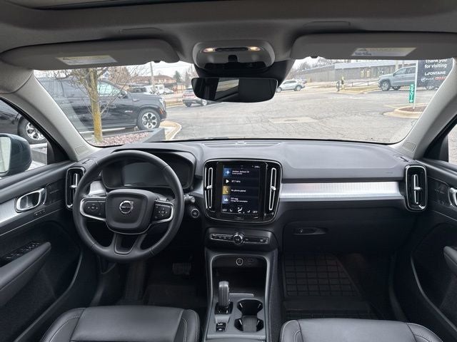 2021 Volvo XC40 Momentum