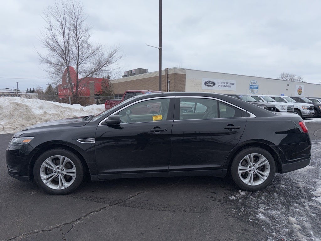 2017 Ford Taurus SE