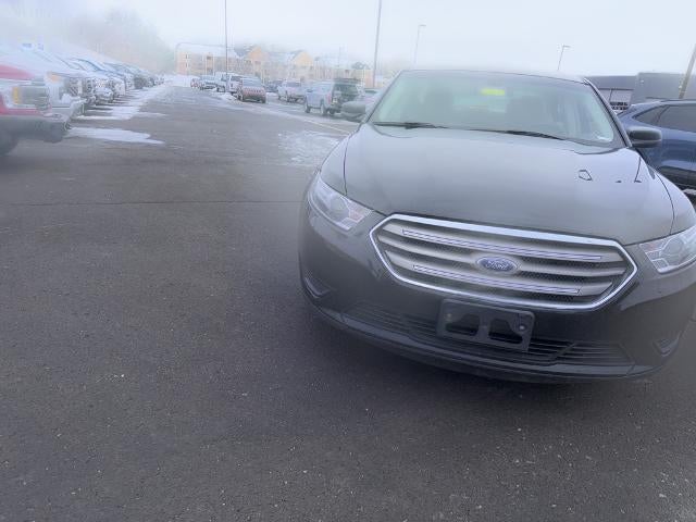2017 Ford Taurus SE