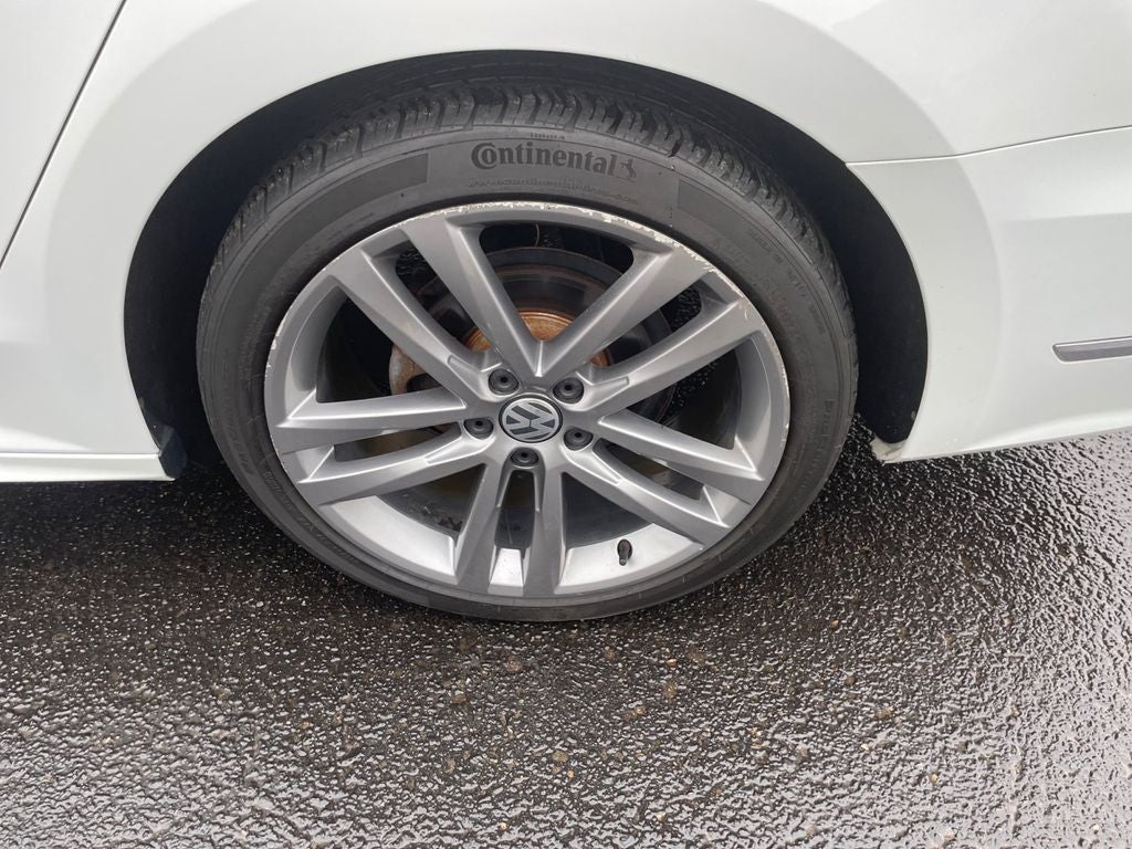 2017 Volkswagen Passat 1.8T R-Line