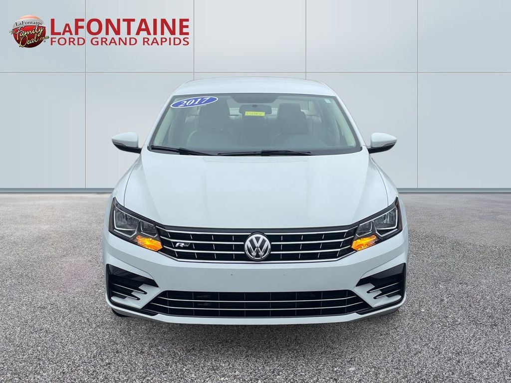 2017 Volkswagen Passat 1.8T R-Line