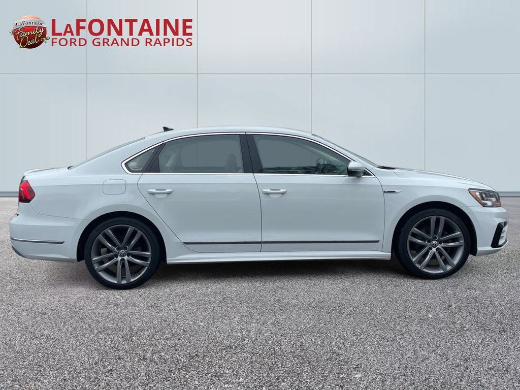 2017 Volkswagen Passat 1.8T R-Line