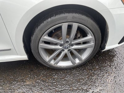 2017 Volkswagen Passat 1.8T R-Line