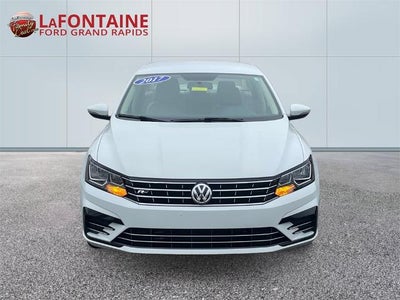 2017 Volkswagen Passat 1.8T R-Line
