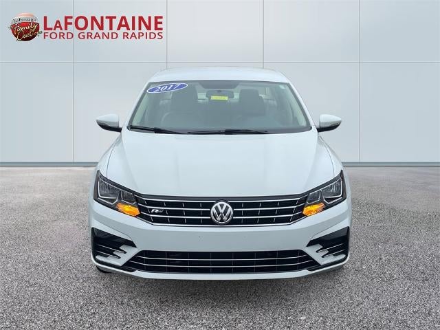 2017 Volkswagen Passat 1.8T R-Line