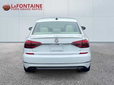 2017 Volkswagen Passat 1.8T R-Line