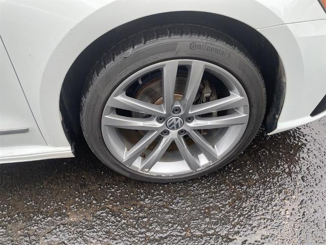 2017 Volkswagen Passat 1.8T R-Line