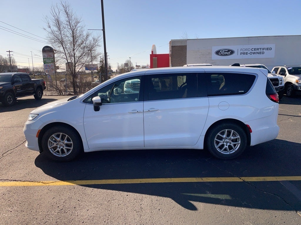 2023 Chrysler Pacifica Touring