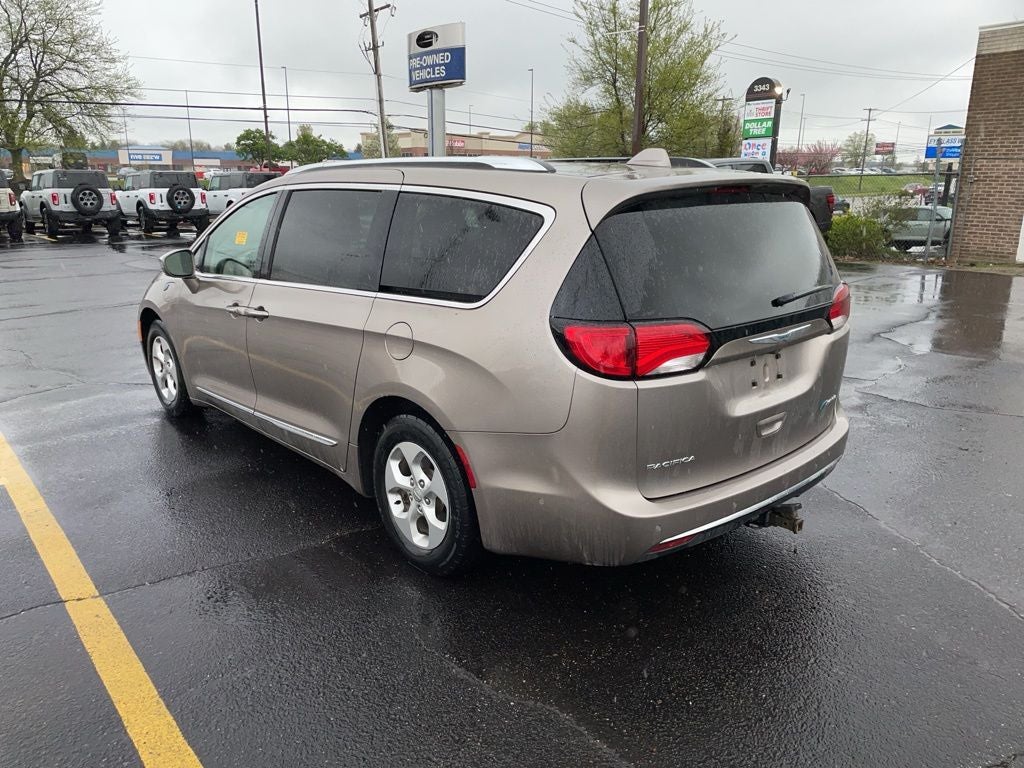 2017 Chrysler Pacifica Hybrid Platinum