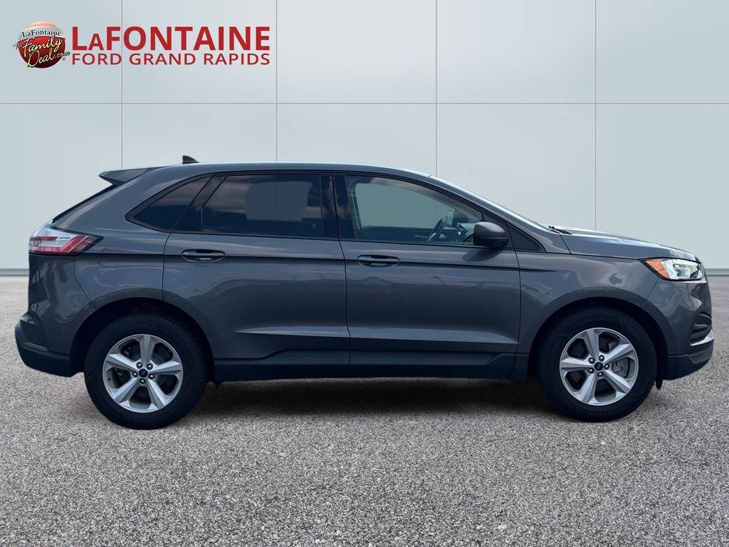 2022 Ford Edge SE