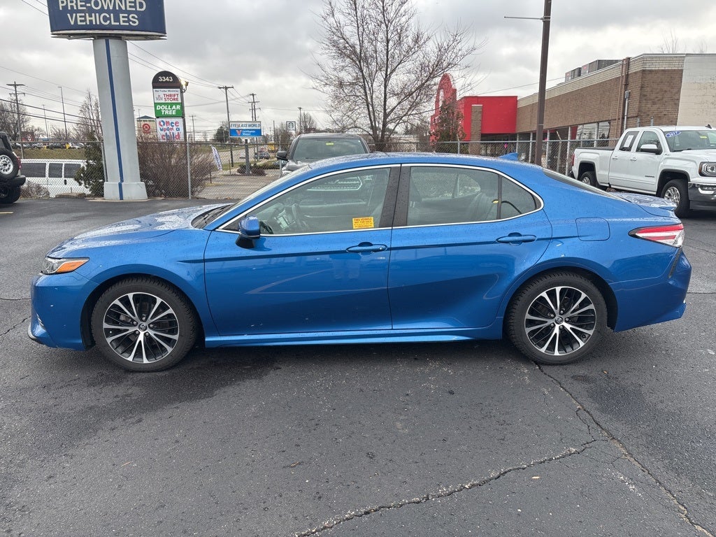 2020 Toyota Camry SE