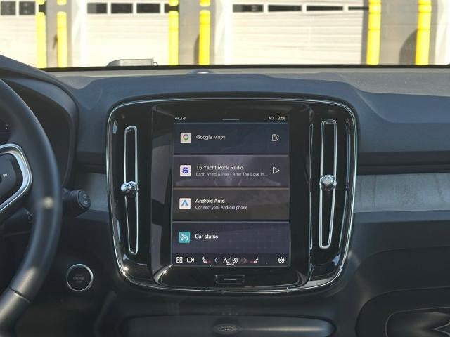 2024 Volvo XC40 B5 Plus Bright Theme