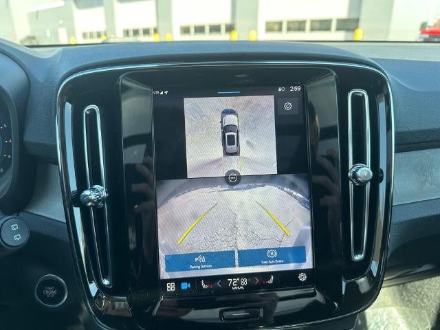 2024 Volvo XC40 B5 Plus Bright Theme