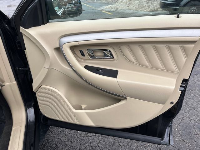 2017 Ford Taurus SE