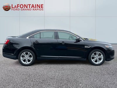 2017 Ford Taurus SE
