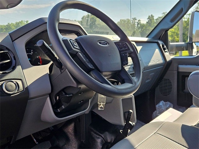 2025 Ford F-750SD Base XL