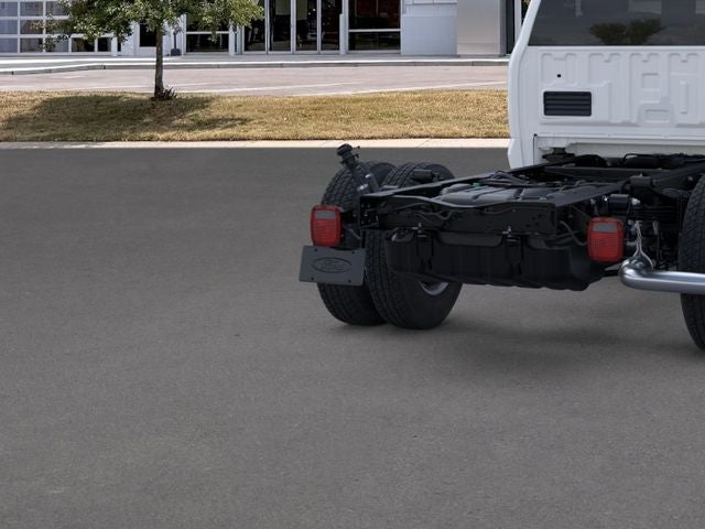 2025 Ford F-350 Super Duty Chassis Cab XL - Photo 12