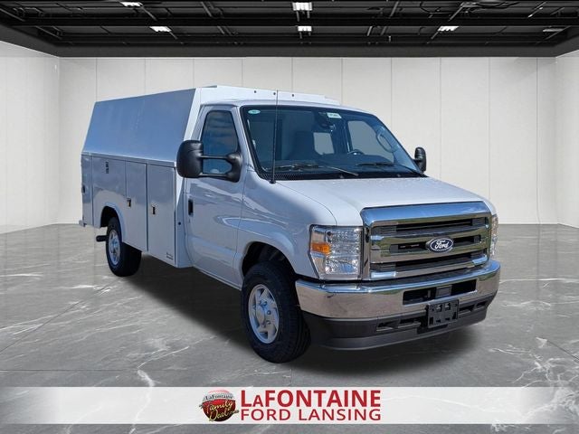 2027 Ford E-350SD Base Cutaway