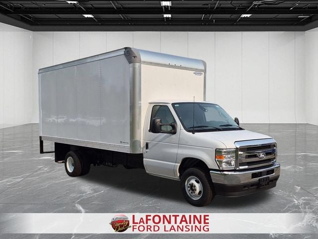 2027 Ford E-450SD Base