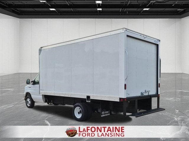 2027 Ford E-450SD Base