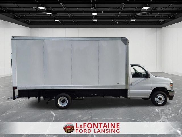 2027 Ford E-450SD Base