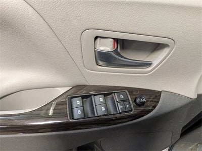 2017 Toyota Sienna XLE