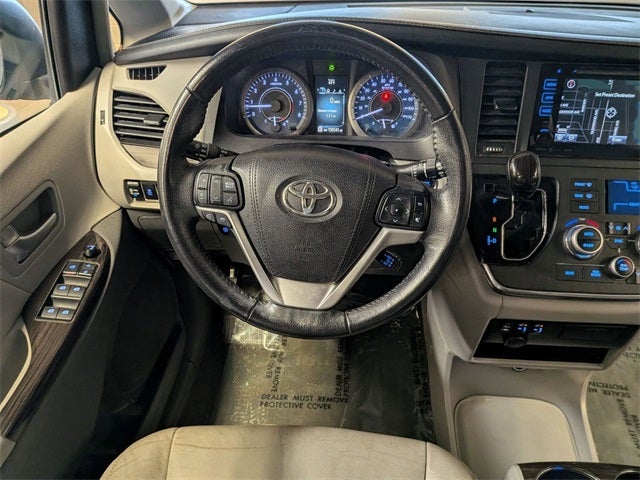 2017 Toyota Sienna XLE