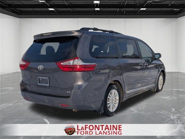 2017 Toyota Sienna XLE